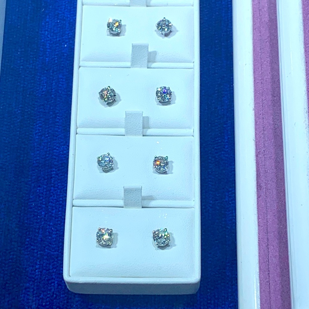 ISO Diamond Stud Earrings Looking to trade my Louis Vuitton Agenda MM
